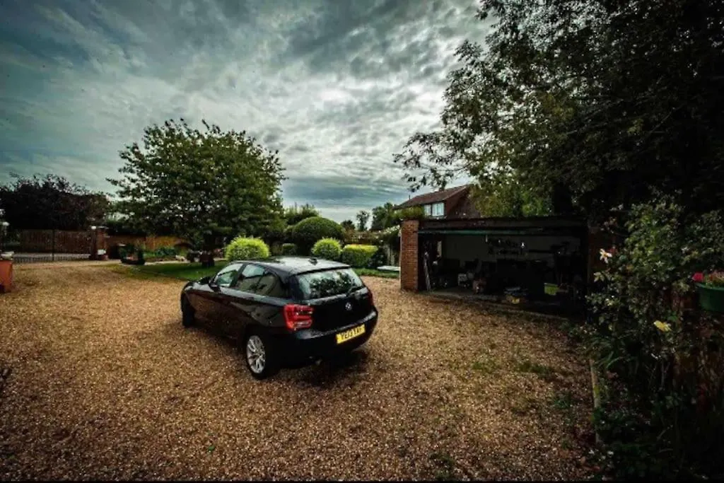 River Retreat- Near Holloway U, Thorpe Park And Heathrow Airport United Kingdom