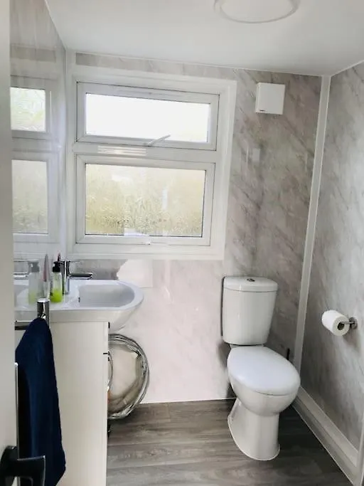 River Retreat- Near Holloway U, Thorpe Park And Heathrow Airport Apartment Thorpe (Surrey)