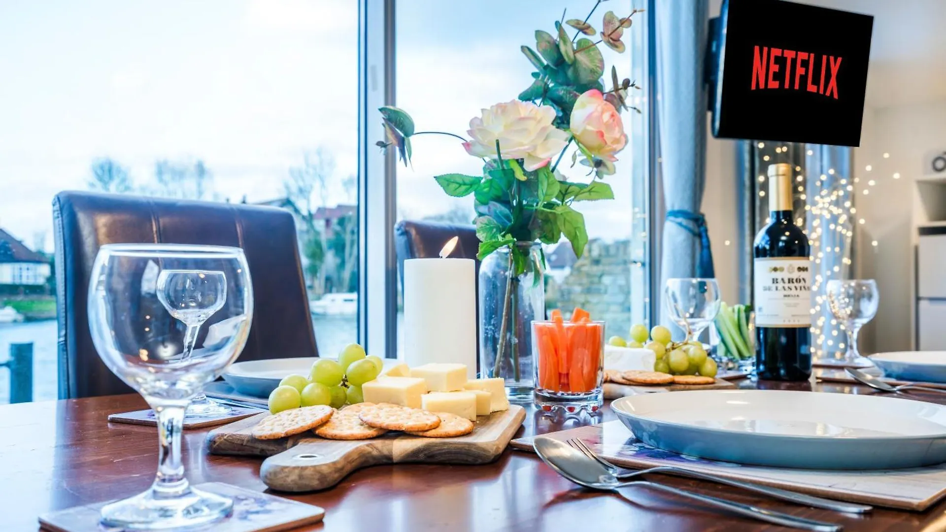 River Retreat- Near Holloway U, Thorpe Park And Heathrow Airport Apartment