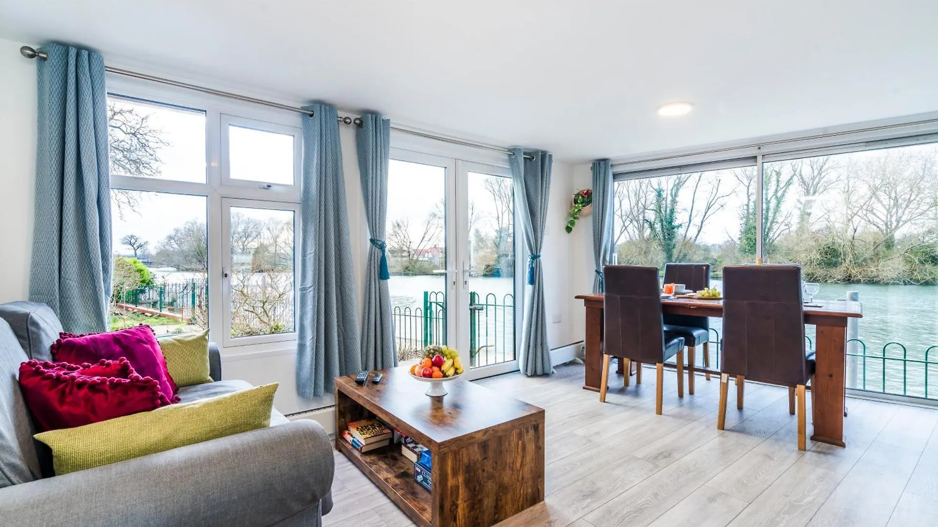 River Retreat- Near Holloway U, Thorpe Park And Heathrow Airport Apartment Thorpe (Surrey)